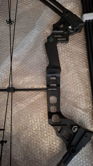 Profesjonalny Łuk Bloczkowy CNC 20–70 lbs – Moc