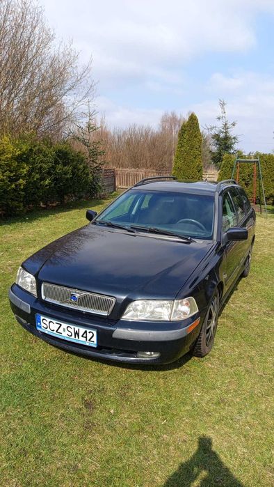 Sprzedam-Volvo V40 1.9TD