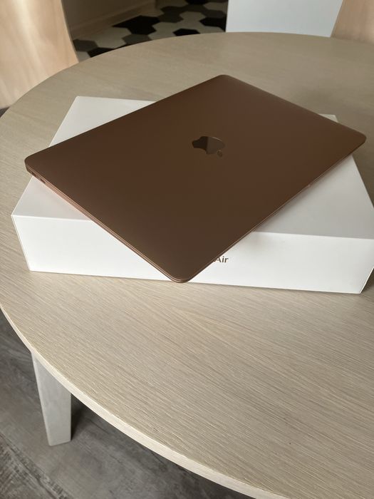 MacBook Air M 16GB/256 bateria 97% Gold 2022