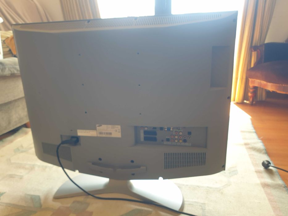 Televisão Samsung LE32R31S (32") usada