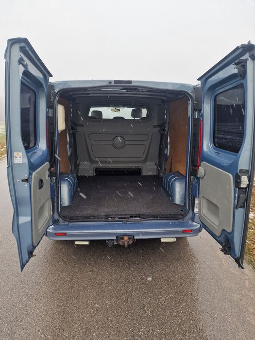 Brygadówkda 5 Osób Opel Vivaro Trafic Long L2H1..Mały przebieg.Polecam