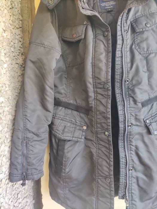 Kurtka damska KHUJO roz L

100% bawelna

Rozmiar L

Pachy 53,5 cm

Dl.