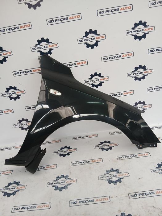 GUARDA LAMAS DIREITO PRETO KIA CEED 2 1.6CRDI ANO: 2010