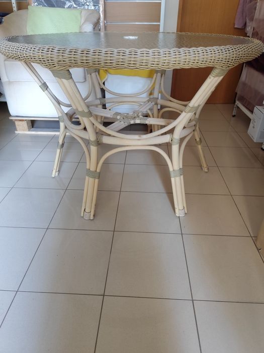 Mesa de jardim redonda