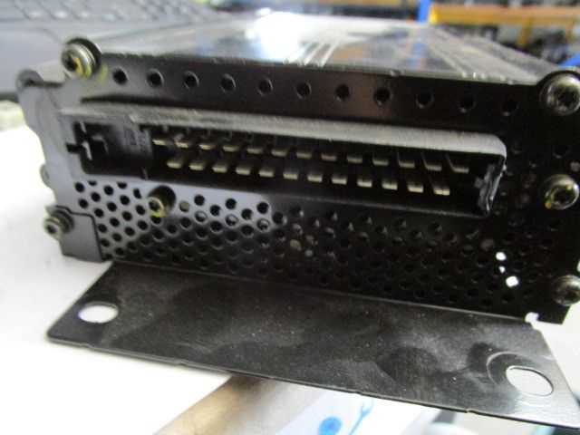 Amplificador de colunas AUDI TT Roadster (8N9)
