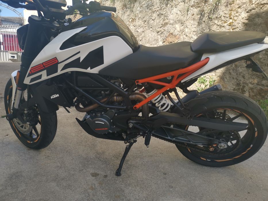 KTM Duke 125 de 2016