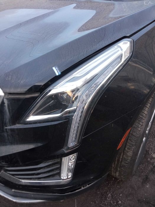 фара Cadillac XT 4 XT5