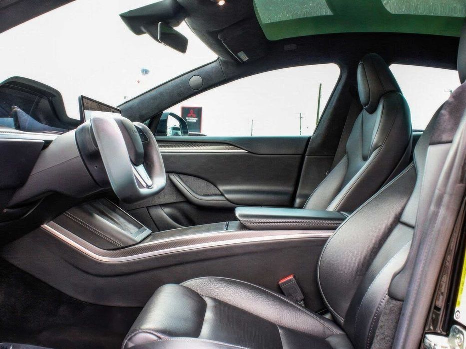 Tesla Model S      2022