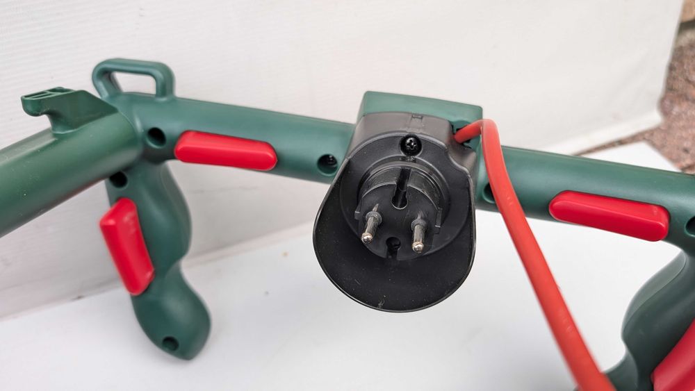 Kosiarka elektryczna Bosch UniversalRotak 37-555 1400W