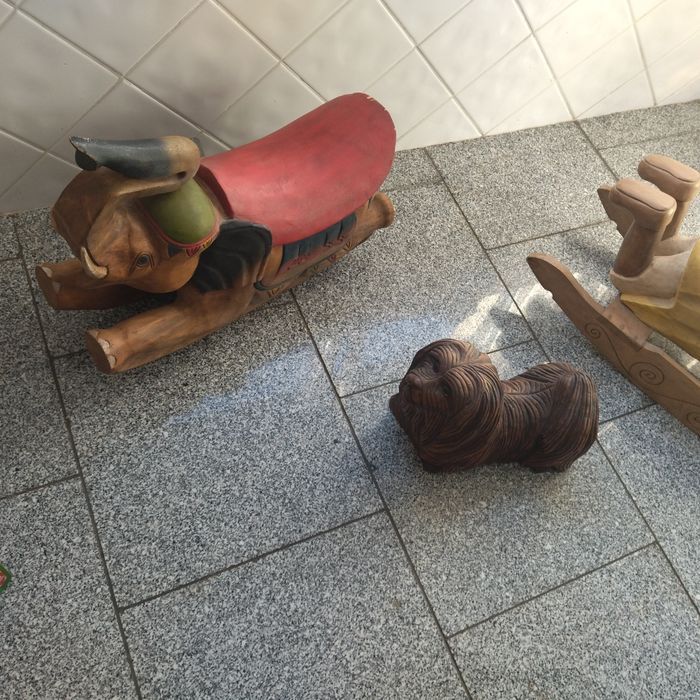 Bonecos antigos de madeira maciça