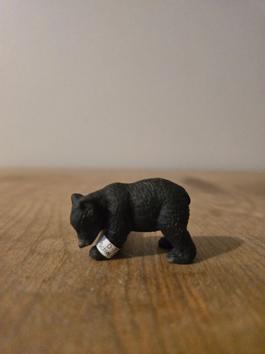 Schleich młody czarny niedźwiedź figurka model wycofany z 2003 r.