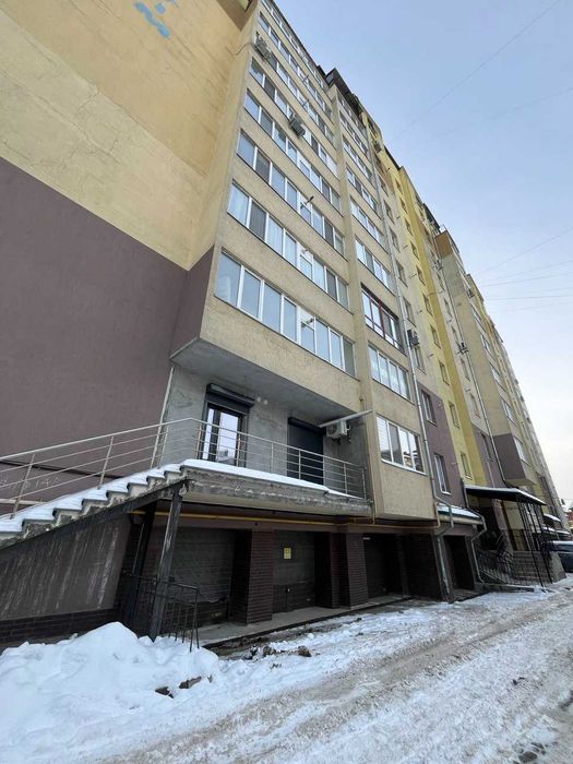 Продам гараж в центрі по вул.Січових,76в