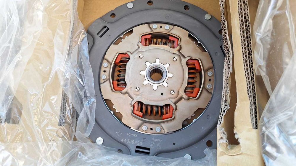 Приус30, 35, 40, 41 новый демпферный диск 31270-47060 оригинальный