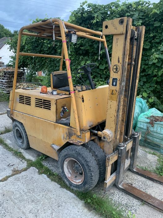 Погрузчик вилочний 3т.