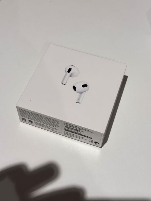 Apple AirPods 3º geração