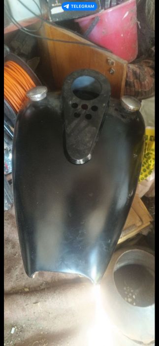 Продам бак свіжо покрашений касто не дорого