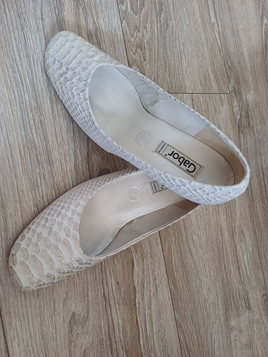 Eleganckie skórzane czółenka damskie Gabor rozm 40.