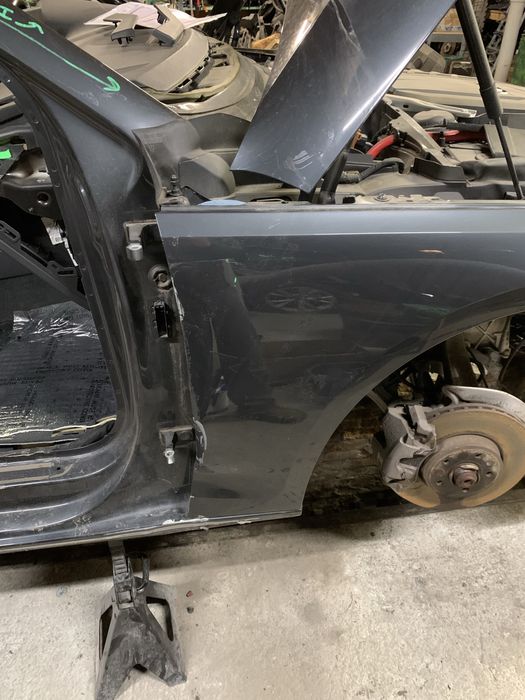 Крило Audi A4 B9 2020-2025 крило праве LX7L