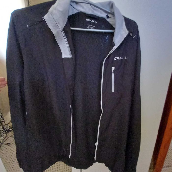 Чоловіча вітровка Craft