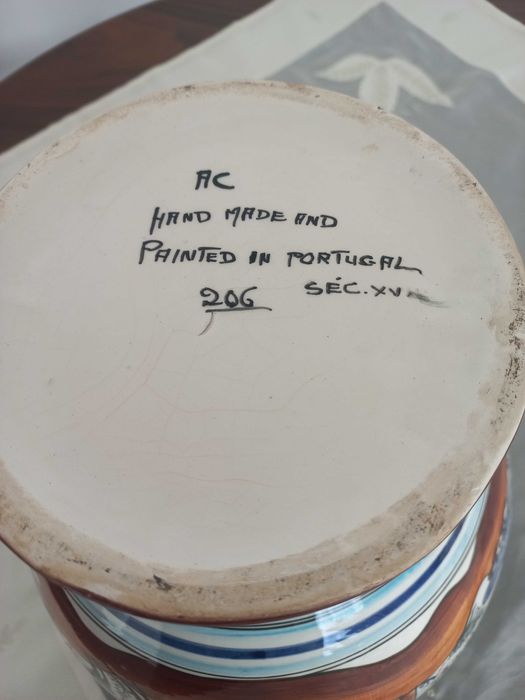 Bonito pote, jarrao pintado a mão