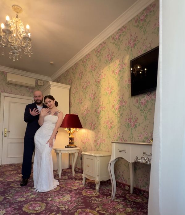 Весільна сукня М по фігурі з відкритою спиною