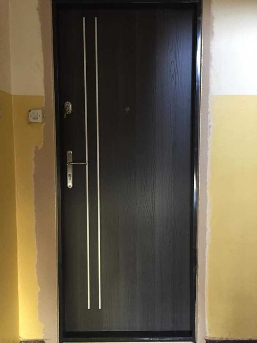 Drzwi z montażem ZEWNĘTRZNE - wejściowe do mieszkania w bloku