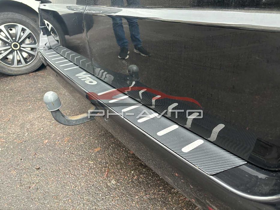Накладка на задній бампер Mercedes Vito 447 нержавійка в карбоні