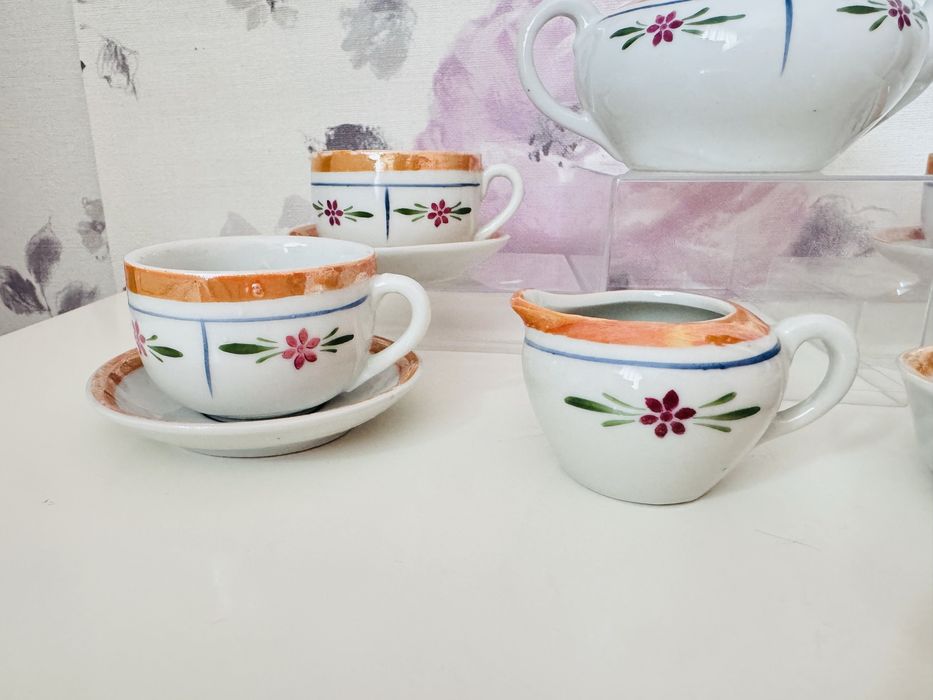 Stary serwis do herbaty, porcelanowe naczynia dla dzieci, vintage