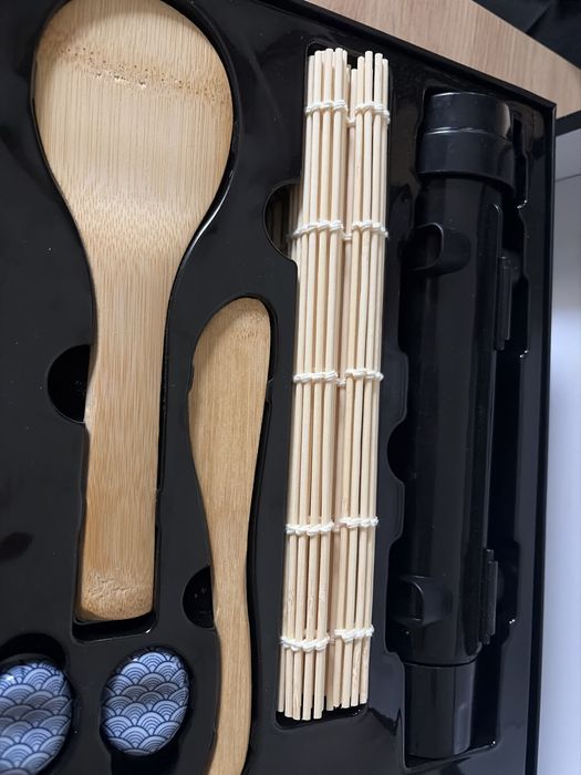 Elegancki zestaw do robienia sushi, nowy