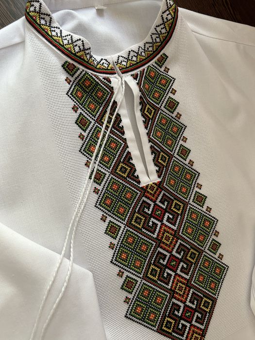 Чоловіча вишиванка, ручна робота, 46 розмір