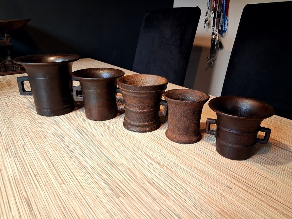 Wyprzedaż kolekcji ANTYK piękne stare moździerze XIX/XX Komplet 5 szt