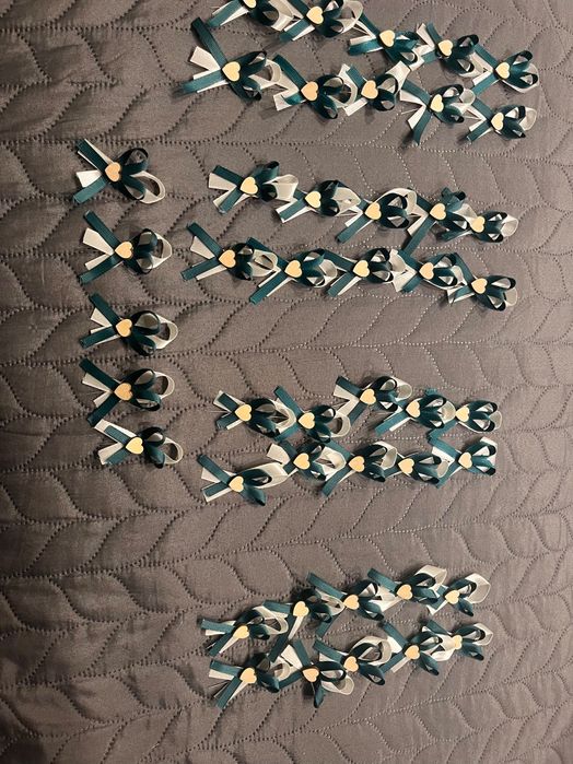 Kotyliony, przypinki weselne