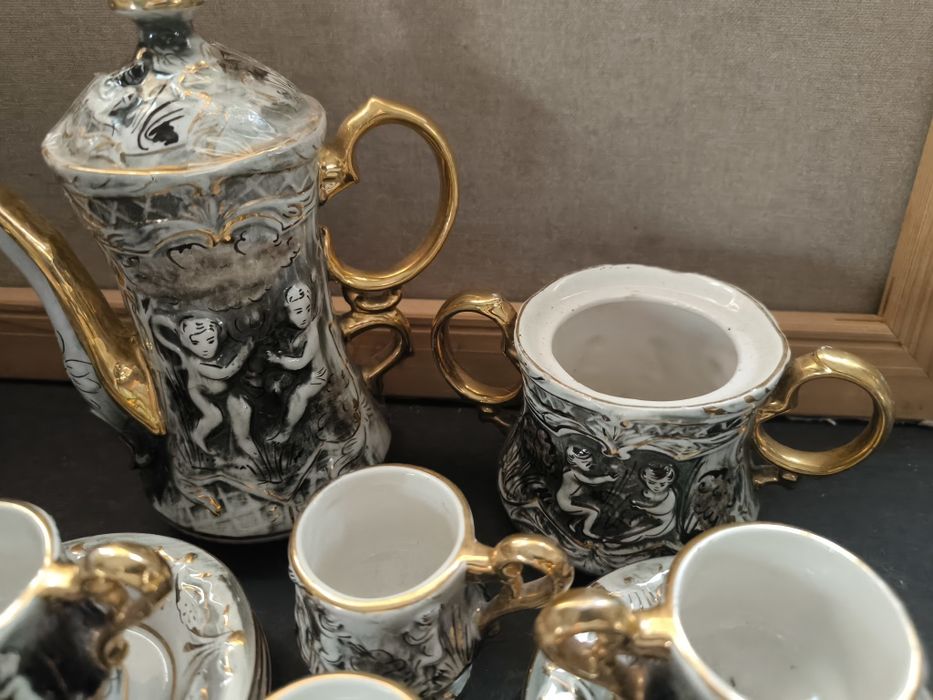 Conjunto de Chá Preto e Dourado - Porcelana