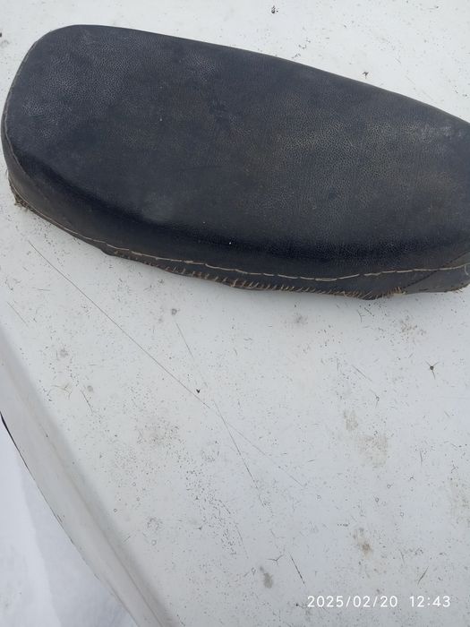 Продається сидіння з мопеда Карпати