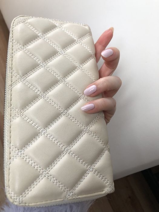 Chanel portfel kremowy