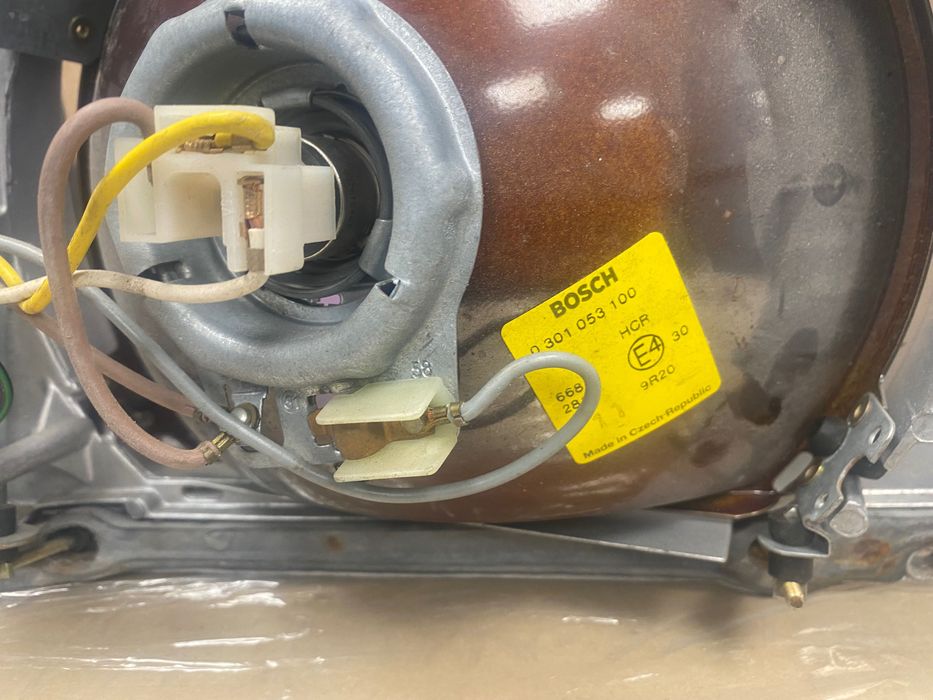 Reflektory , lampy przód 107 Mercedes