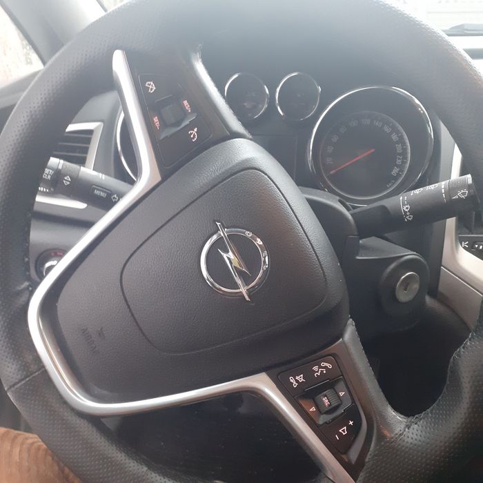 Opel Astra kombi sport tourer  2011r