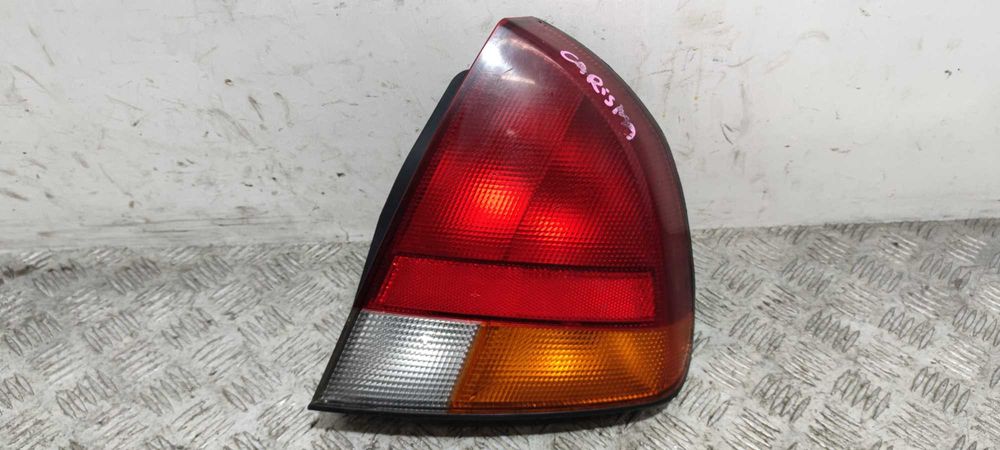 Mitsubishi Carisma I Lampa Prawa Tylna Prawy Tył PT