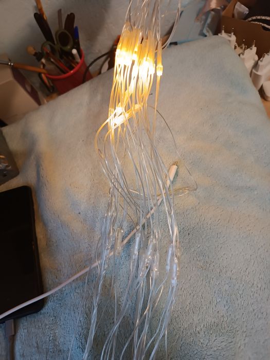 Гирлянда на окно, игрушки, бусы и т.д. на новый год