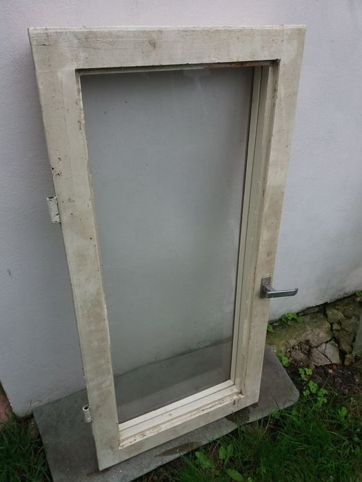 Скло віконне б/у, різні розміри.