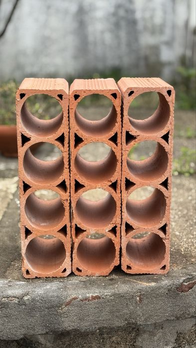 Garrafeira em tijolo de 4 garrafas
