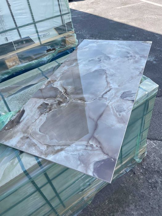 Розпродаж плитки керамограніт 1200 на 600 глянець стиль онікс