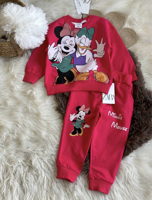 Дівчачий костюмчик від Zara