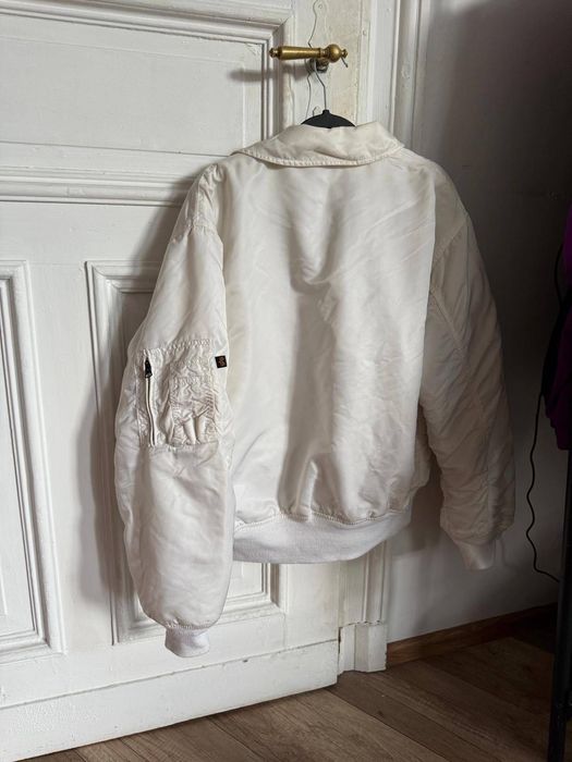 Kurtka bomberka Alpha Industries CWU-45 (biała)