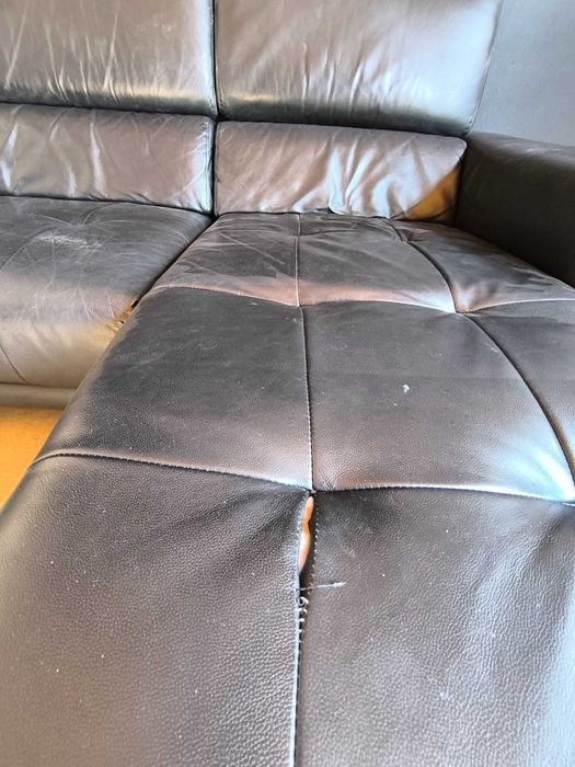 Sofá Chaise Longue em Pele Preta – Moderno e Confortável