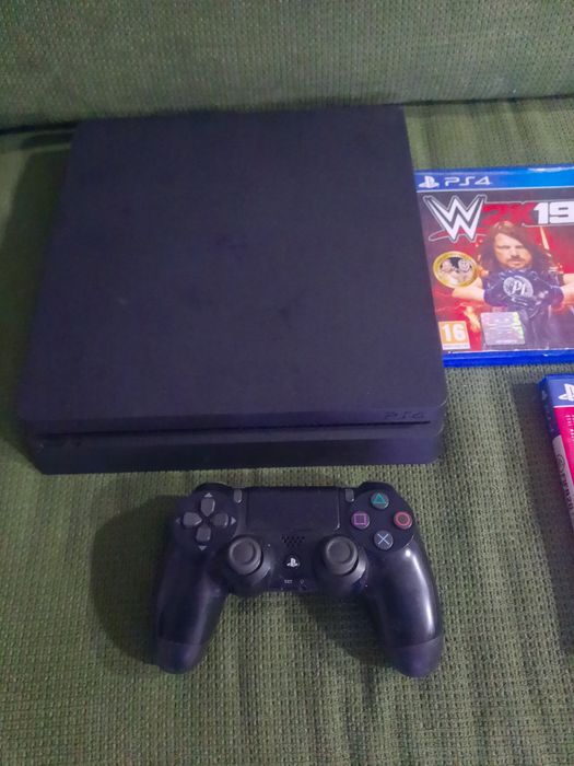 Ps4 slim  500gb 1 comando 3 jogos