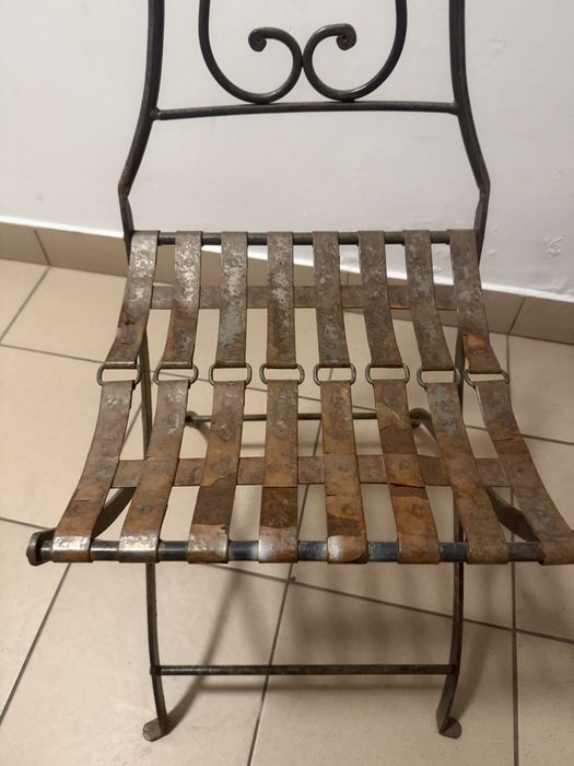 Krzesło metalowe ozdobne retro
