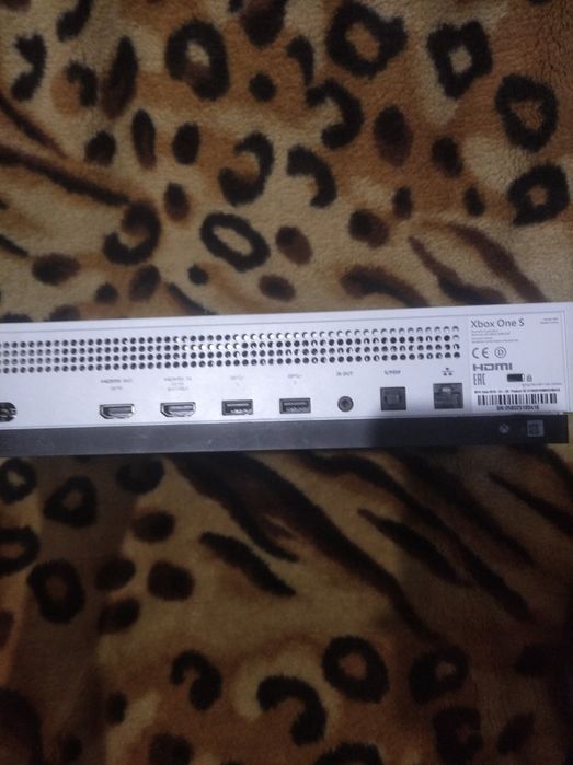 Xbox one s с двумя джостиками