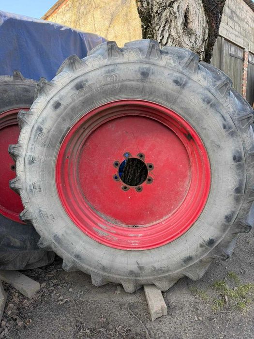 Opony taurus z felgami 28.4 R38