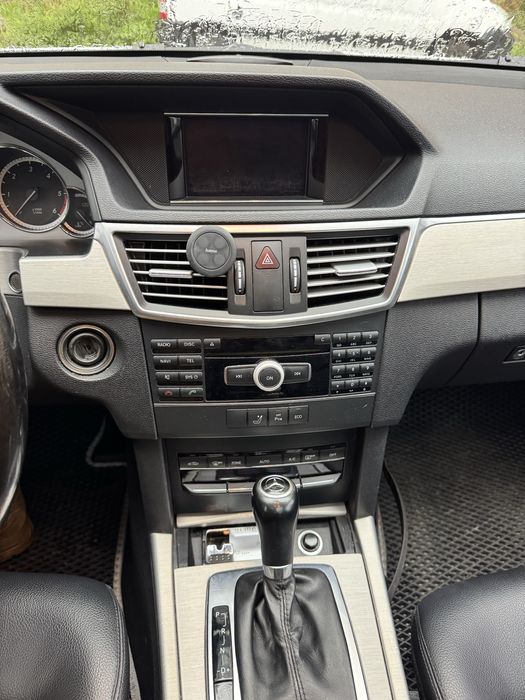 Продам Mercedes - Benz E200 W212
